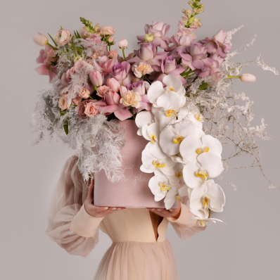 Coșuri și cutii cu flori